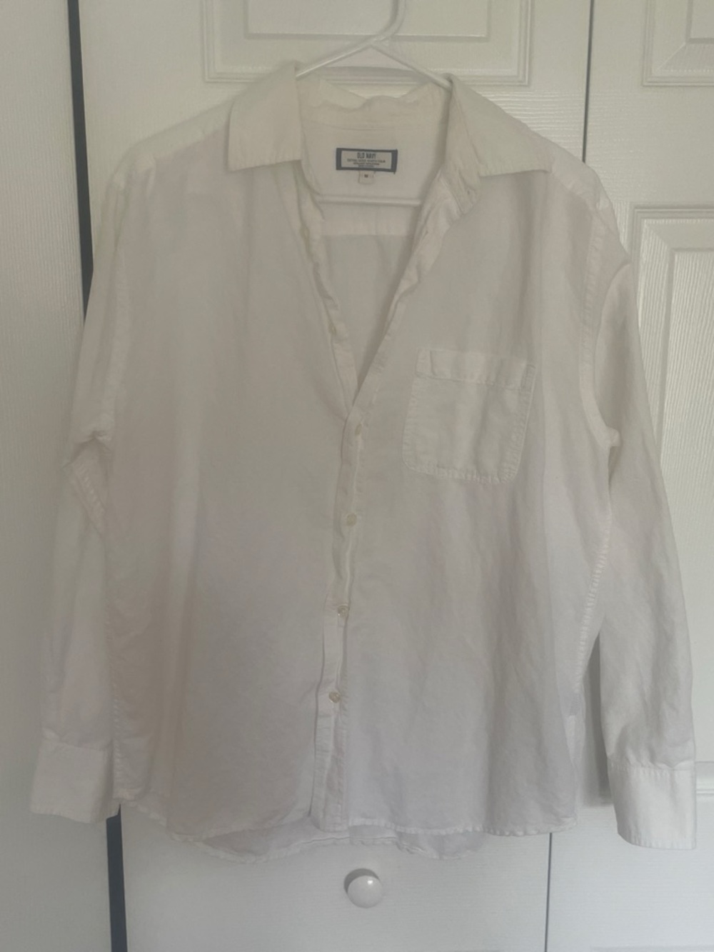 White linen/cotton button down, collar mens M shirttail hem. Old Navy, no flaws